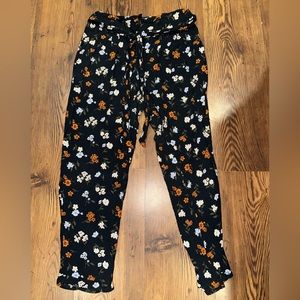 Women’s black floral pants